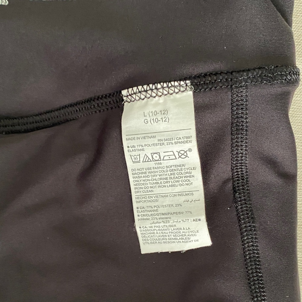Girl Old Navy Sporty shorts skirt with pocket black. - Picture 10 of 13